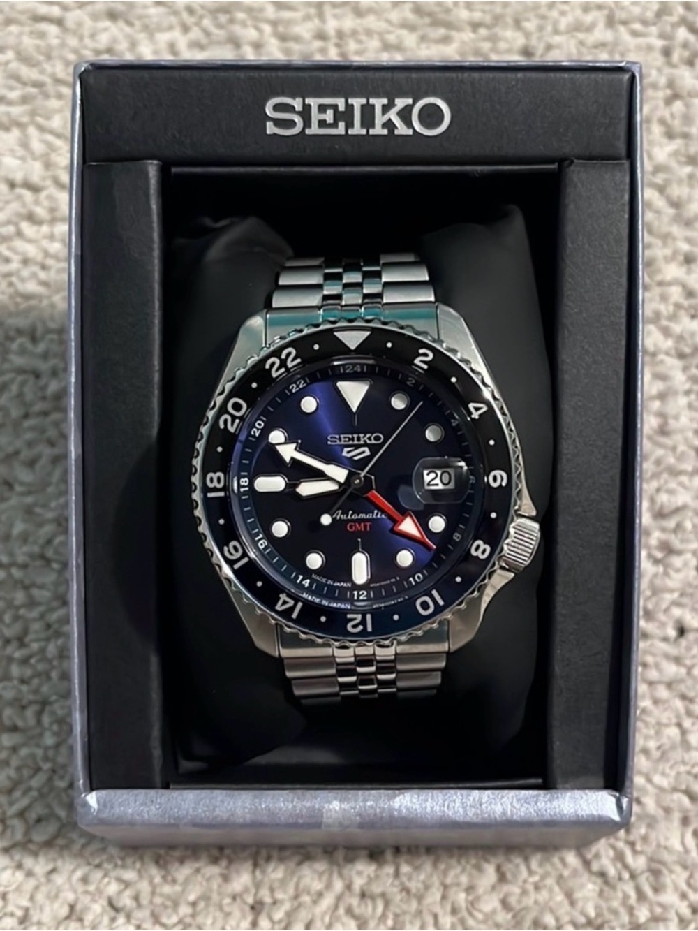 Seiko 5 Sports Automatic GMT Watch w/ Blue Dial - Picture 2 of 8